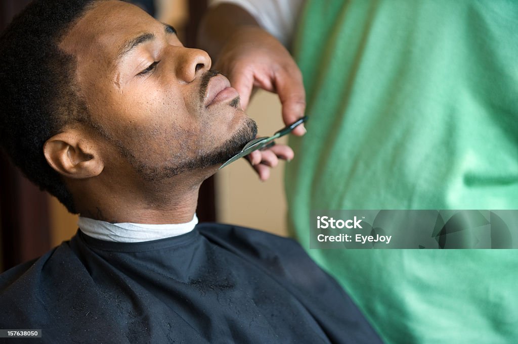 アフリカ系アメリカ人の理髪店のトリム - 床屋のロイヤリティフリーストックフォト