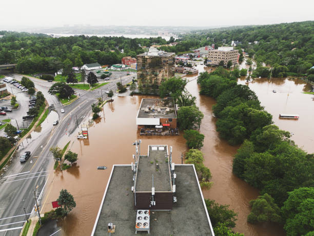 istock Flooded Businesses 1576386531