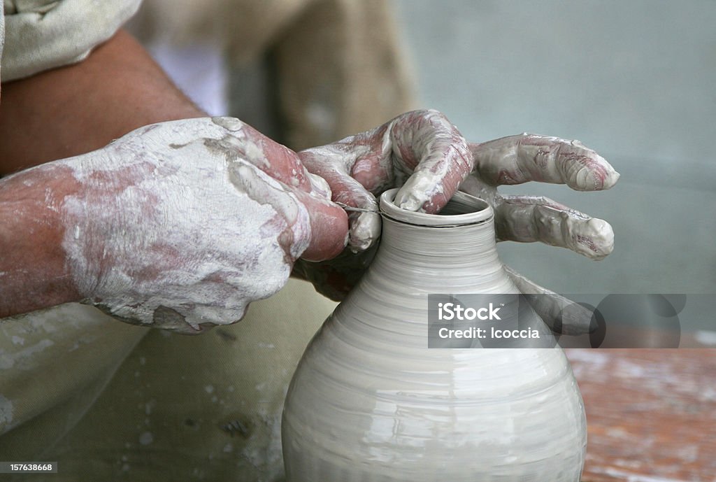陶器作り - 1人のロイヤリティフリーストックフォト