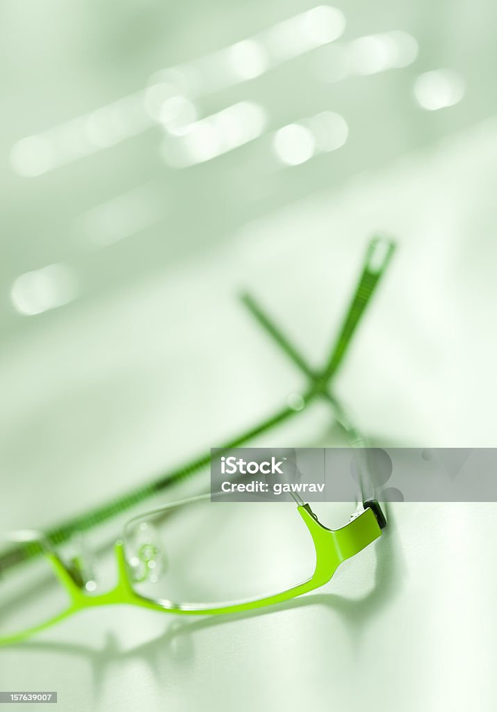 경사진 viewpoint 녹색 트렌디한 안경 - 로열티 프리 0명 스톡 사진