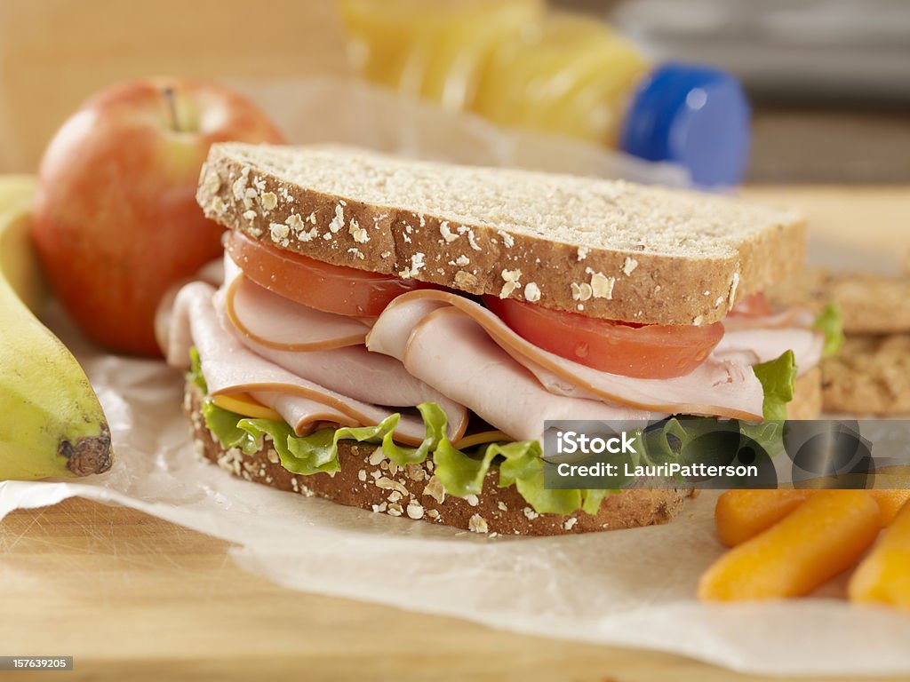 Panier déjeuner équilibré - Photo de Sandwich libre de droits