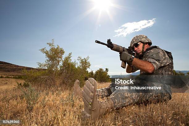 Photo libre de droit de Les Opérations Militaires Soldat Un Assaut Fusil De Chasse banque d'images et plus d'images libres de droit de 4 juillet