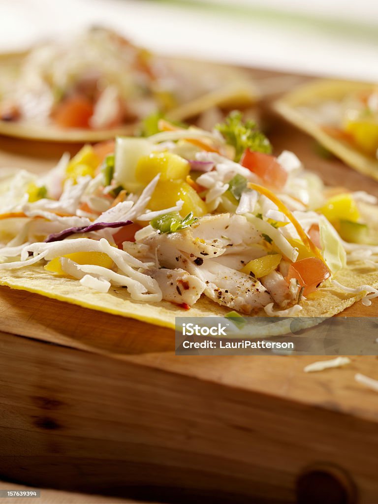 Grillowany rybne Tacos z Salsa Mango - Zbiór zdjęć royalty-free (Ryba)