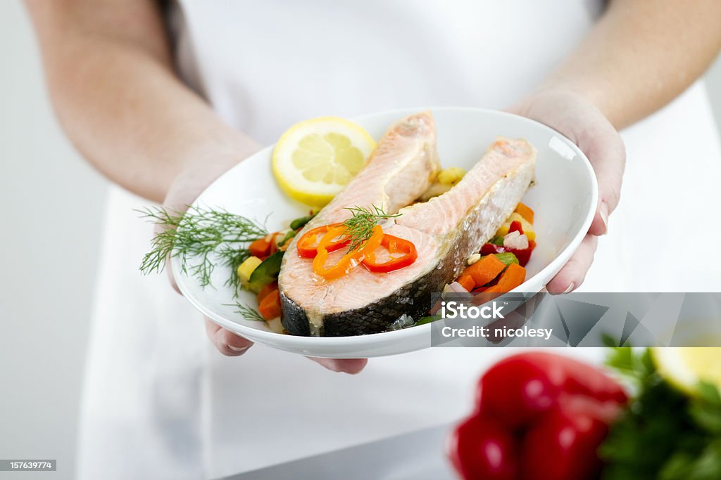Przygotować danie z łososia - Zbiór zdjęć royalty-free (Talerz)