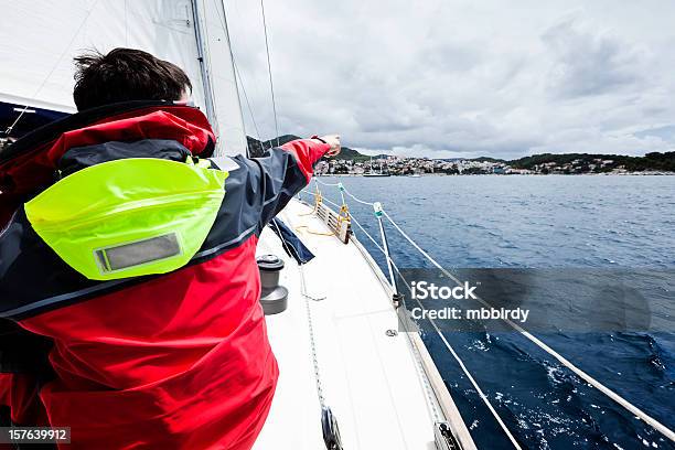 Capitão Vela Com Veleiro - Fotografias de stock e mais imagens de Movimento - Movimento, Velocidade, Veículo Aquático