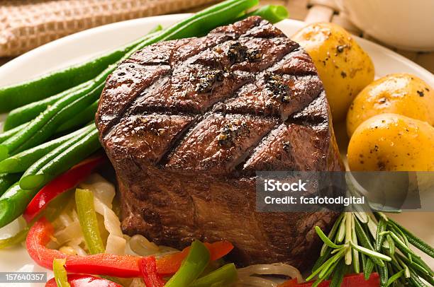 Filet Mignon Stockfoto und mehr Bilder von Filet Mignon - Filet Mignon, Kartoffelgericht, Steak
