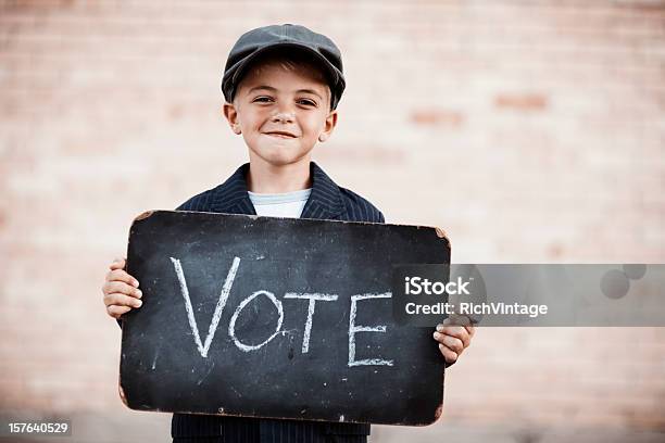 Photo libre de droit de Sortez Le Vote banque d'images et plus d'images libres de droit de Voter - Voter, Enfant, D'autrefois