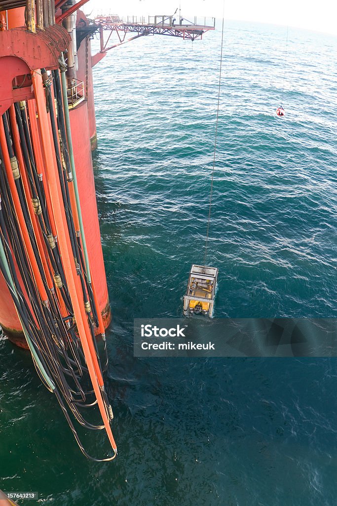 ROV Tauchfähiges auf Bohrinsel - Lizenzfrei Kabelgeführtes Unterwasserfahrzeug Stock-Foto