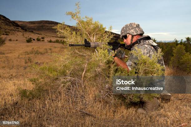 Operações Especiais Soldado Militar Em Posição De Estratégianame - Fotografias de stock e mais imagens de 4 de Julho