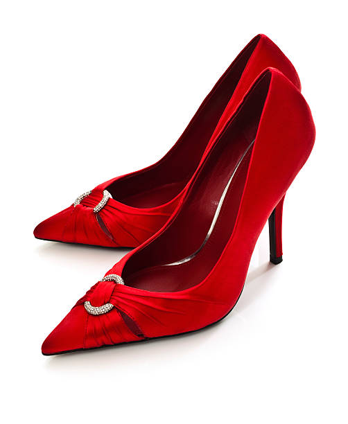 scarpe tacco alto rosse - pump shoe foto e immagini stock