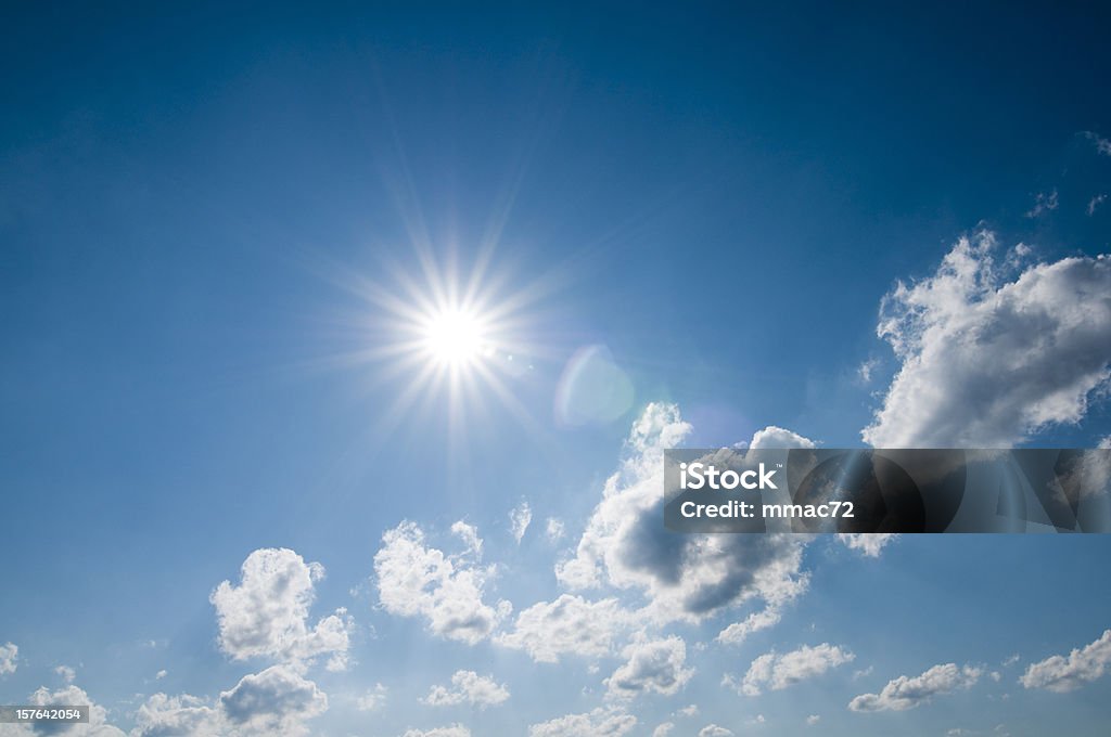 Sol no céu - Foto de stock de Azul royalty-free