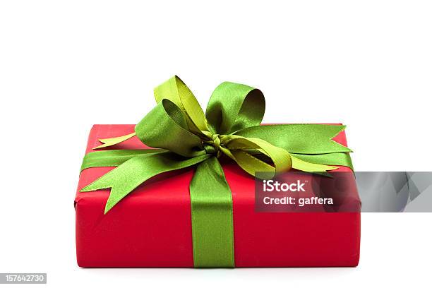 赤色 Giftbox グリーンリボン - クリスマスプレゼントのストックフォトや画像を多数ご用意 - クリスマスプレゼント, 贈り物, カットアウト