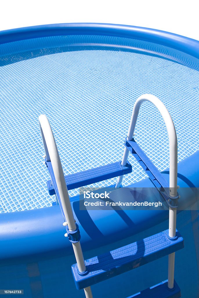 Blauen aufblasbaren pool mit Schritte - Lizenzfrei Aufblasbares Planschbecken Stock-Foto
