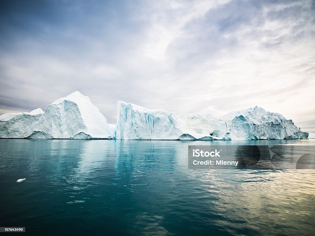 Arctic Icebergs Groenlândia Polo Norte - Foto de stock de Iceberg - Formação de gelo royalty-free