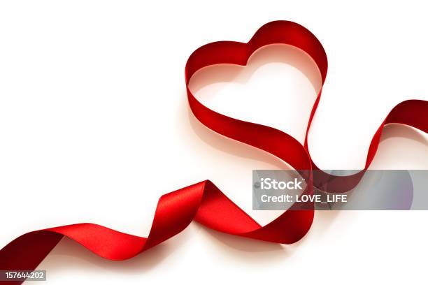 Photo libre de droit de Ruban En Forme De Cœur banque d'images et plus d'images libres de droit de Amour - Amour, Coeur - Symbole d'une idée, Fond blanc