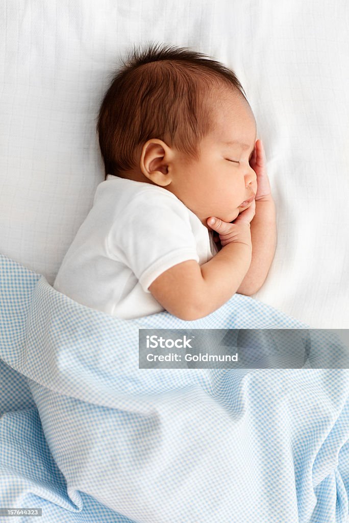 寝室の赤ちゃん - 赤ちゃんのロイヤリティフリーストックフォト