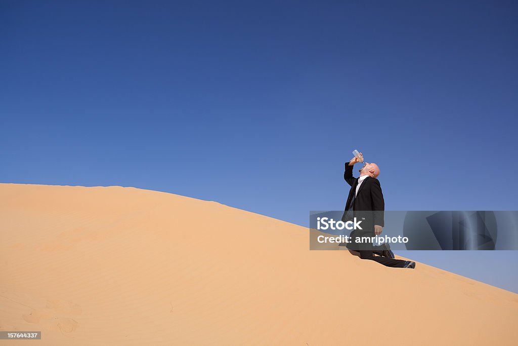 Sed hombre desierto - Foto de stock de Adulto libre de derechos