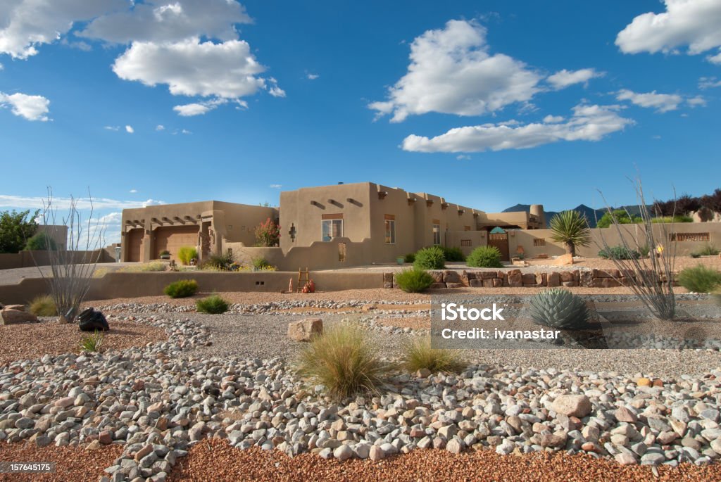 Casa Xeriscaped sud-ovest - Foto stock royalty-free di Arizona