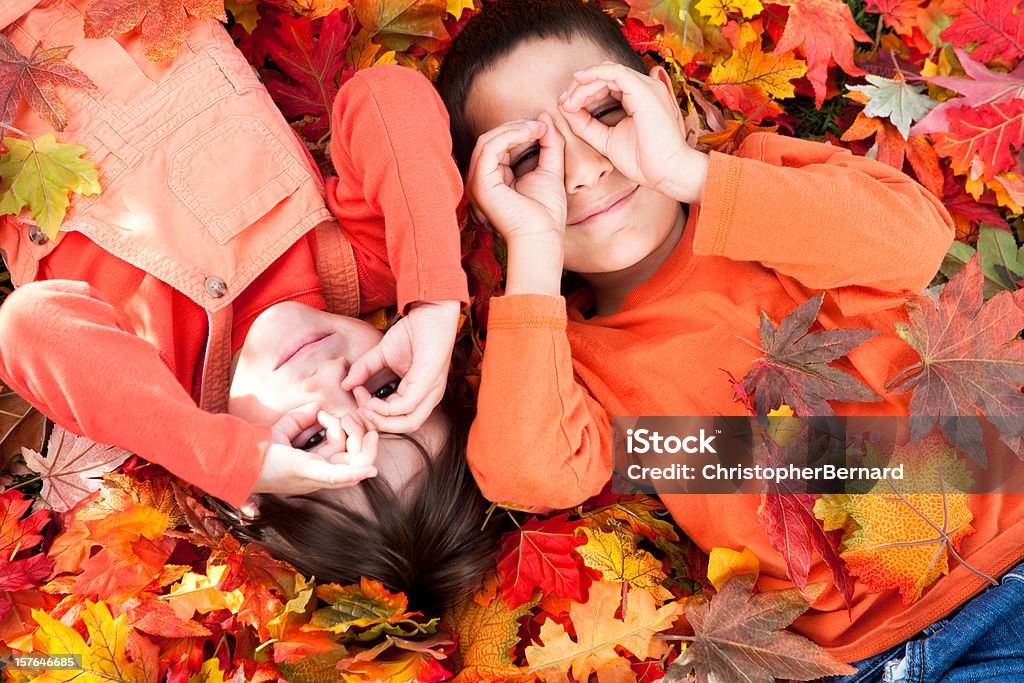 Enfants Automne portrait - Photo de Feuille libre de droits