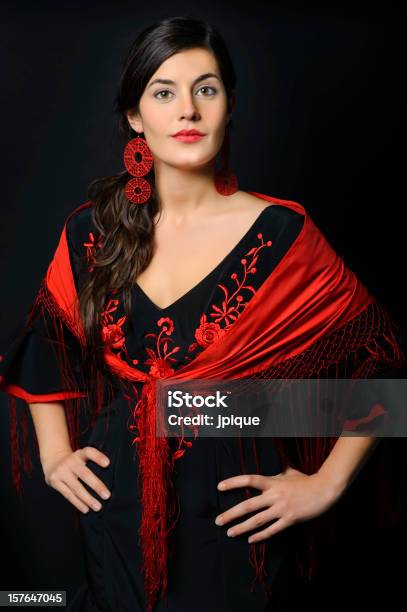 Photo libre de droit de Danseuse De Flamenco Portrait banque d'images et plus d'images libres de droit de Flamenco - Danse traditionnelle - Flamenco - Danse traditionnelle, Châle, Culture espagnole