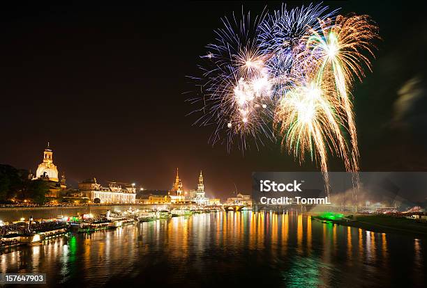 Dresden Fogos De Artifício - Fotografias de stock e mais imagens de Alemanha - Alemanha, Anoitecer, Ao Ar Livre