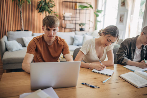 istock Friends studying at home 1576480115
