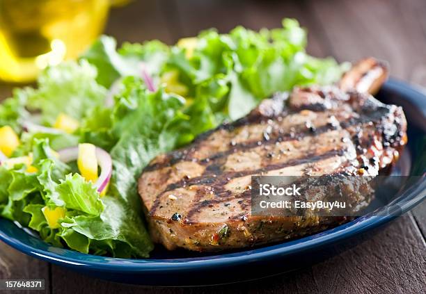 Grelhado Lombo De Porco Chop - Fotografias de stock e mais imagens de Alface - Alface, Alimentação Saudável, Azul