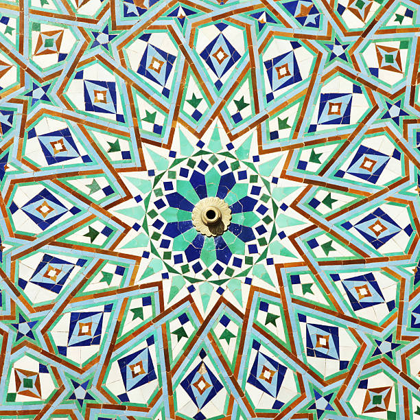 peças colorido na fonte de mesquita de hassan ll, casablanca, marrocos - morocco islam pattern arabia imagens e fotografias de stock