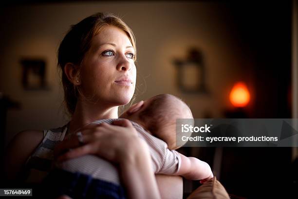 Junge Mutter Baby Kind Liebevoll Emotion Stockfoto und mehr Bilder von 0-11 Monate - 0-11 Monate, Alleinerzieherin, Baby