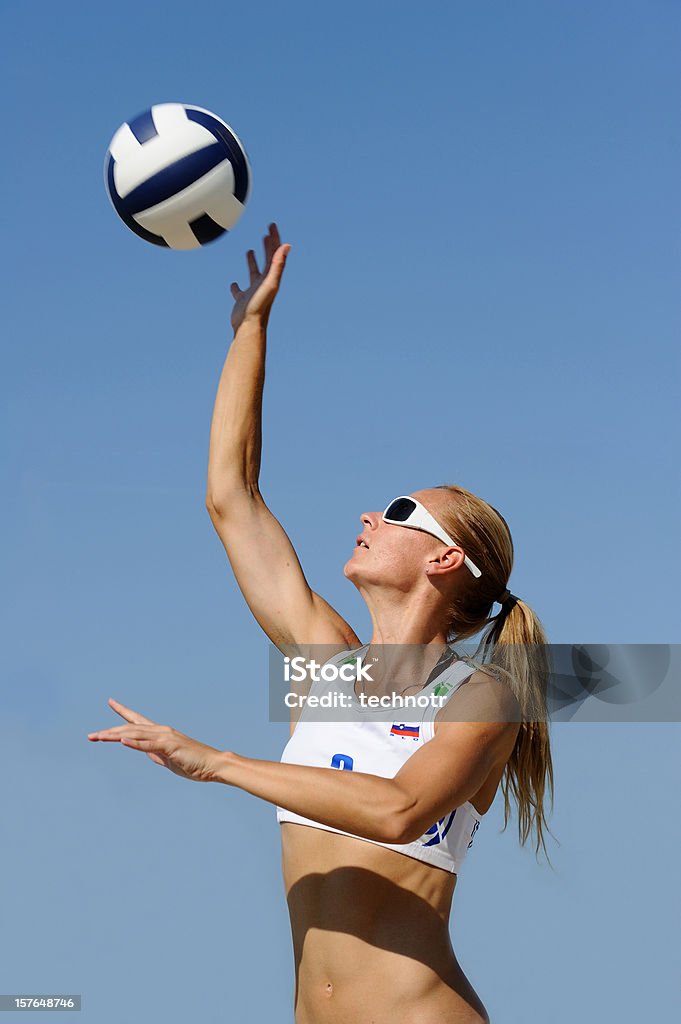 Volleyball-Spieler mit - Lizenzfrei Strand-Volleyball Stock-Foto