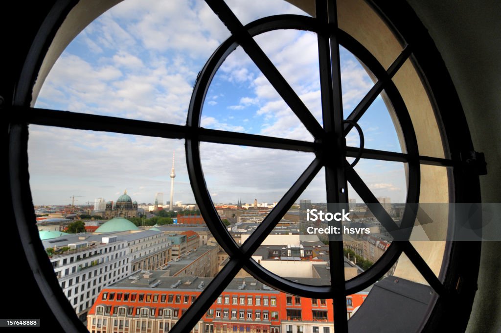 HDR vue à travers Hublot de la tour de télévision à l'Alexanderplatz (Berlin - Photo de Alexanderplatz libre de droits