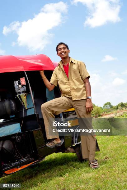 Junge Freudig Indische Auto Rikschafahrer Stockfoto und mehr Bilder von Indien - Indien, Jinrikisha, 18-19 Jahre