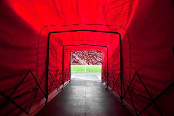 túnel do estádio para o campo - túnel - fotografias e filmes do acervo