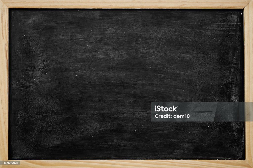 Em branco chalkboard fundo - Foto de stock de Quadro-negro royalty-free