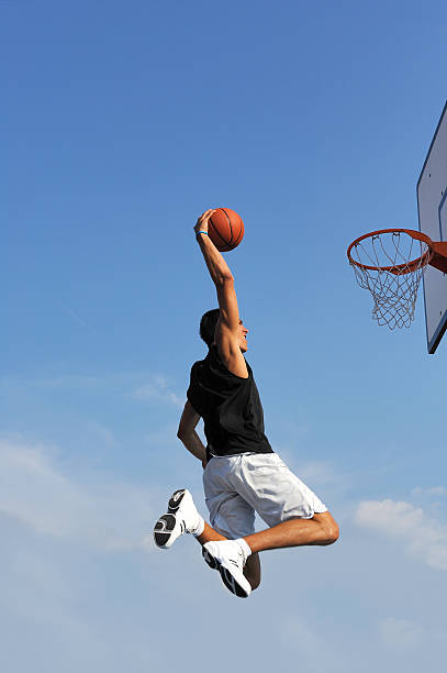 баскетбол действий - слэм данк стоковые фото и изображения