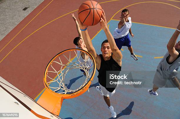 Azione Di Basket - Fotografie stock e altre immagini di Basket - Basket, Slam dunk, Ambientazione esterna