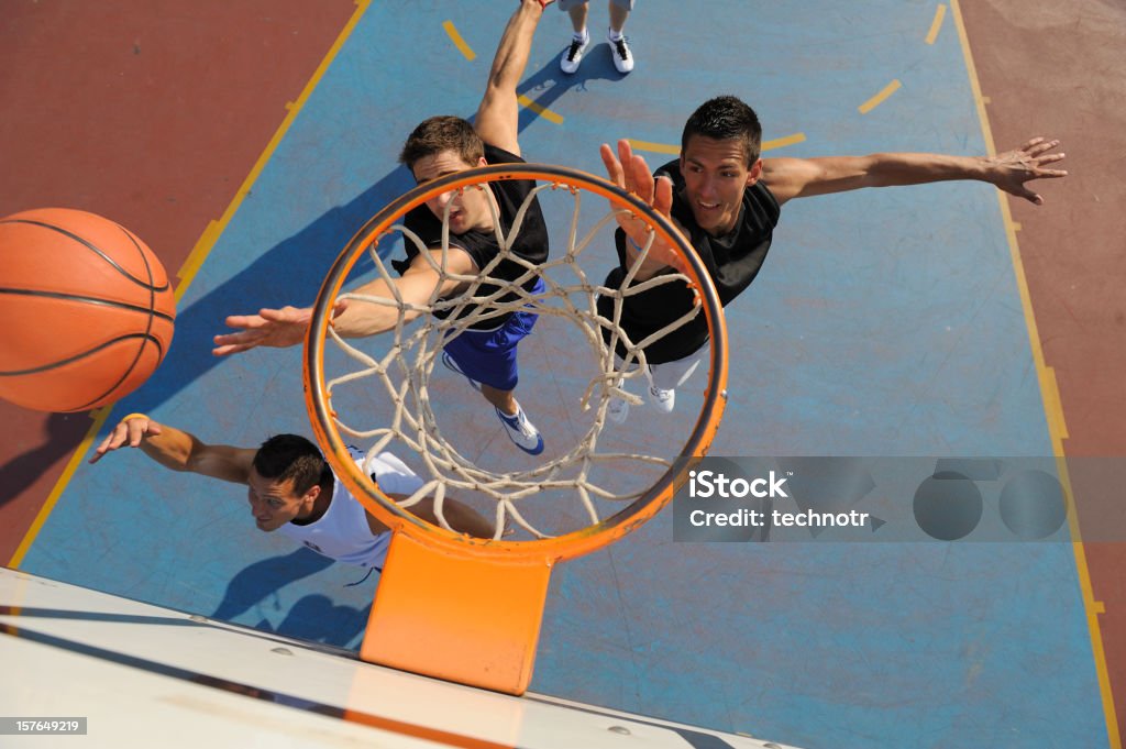 Basketball shooting und verteidigen Aktion - Lizenzfrei 20-24 Jahre Stock-Foto