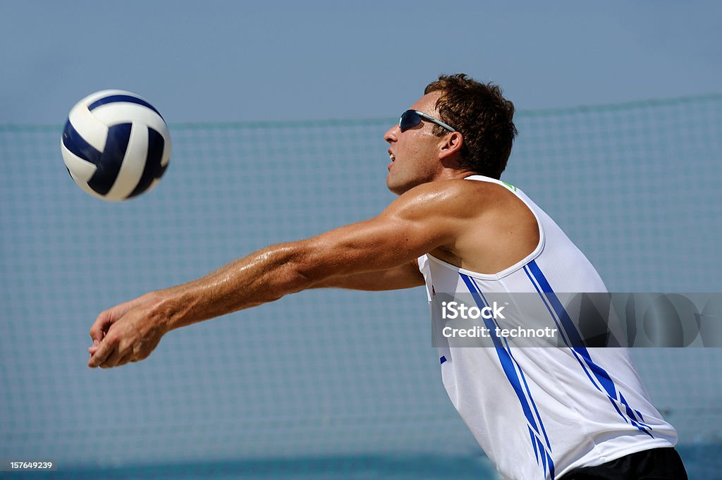 Voleibol medidas defensivas - Foto de stock de Playa libre de derechos