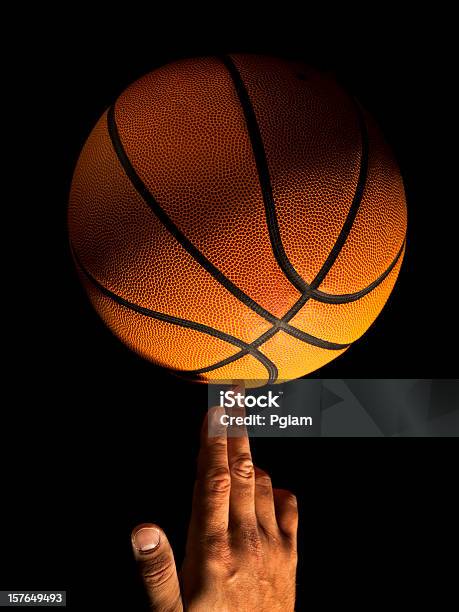 Баскетбол Баланс Вид На Палец — стоковые фотографии и другие картинки Баскетбол - Баскетбол, Кружиться, Крупный план