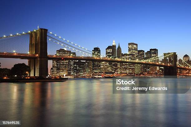 Photo libre de droit de Pont De Brooklyn À New York banque d'images et plus d'images libres de droit de New York City - New York City, Nuit, Architecture