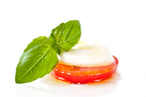cucina italiana caprese - mozzarella tomato salad italy foto e immagini stock