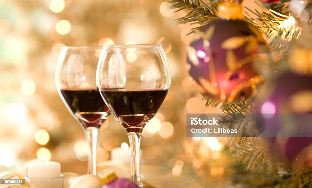 Wein und Weihnachten Weihnachtsschmuck - Lizenzfrei Rotwein Stock-Foto