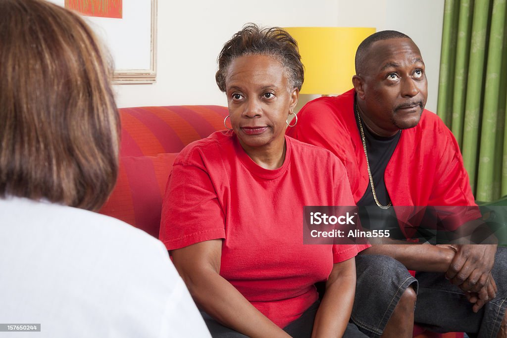 Afro-americano de casal no casamento counselor - Foto de stock de Doutor royalty-free