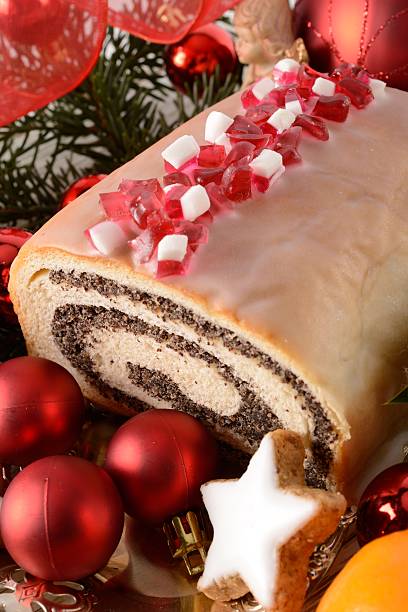 istock poppy cake for christmas 157651707