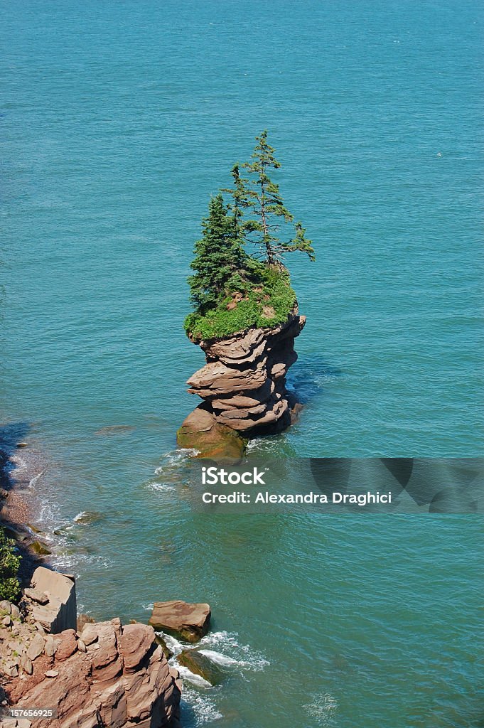 Flowerpot ロック、Fundy 湾、ニューブランズウィック - カナダ ニューブランズウィック州のロイヤリティフリーストックフォト