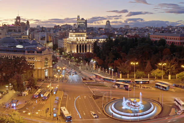 plaza de cibeles - madrid - spagna - madrid spain plaza de la cibeles night foto e immagini stock