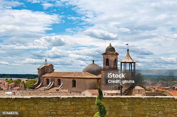 Foto de Paisagem Urbana e mais fotos de stock de Arquitetura - Arquitetura, Cidade, Muro