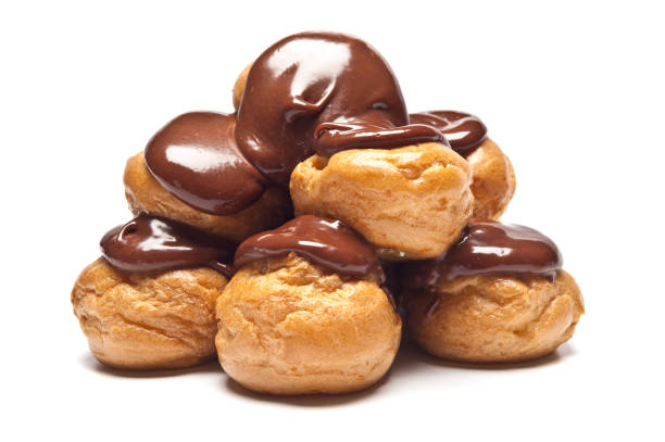 profiteroles - профитроль стоковые фото и изображения