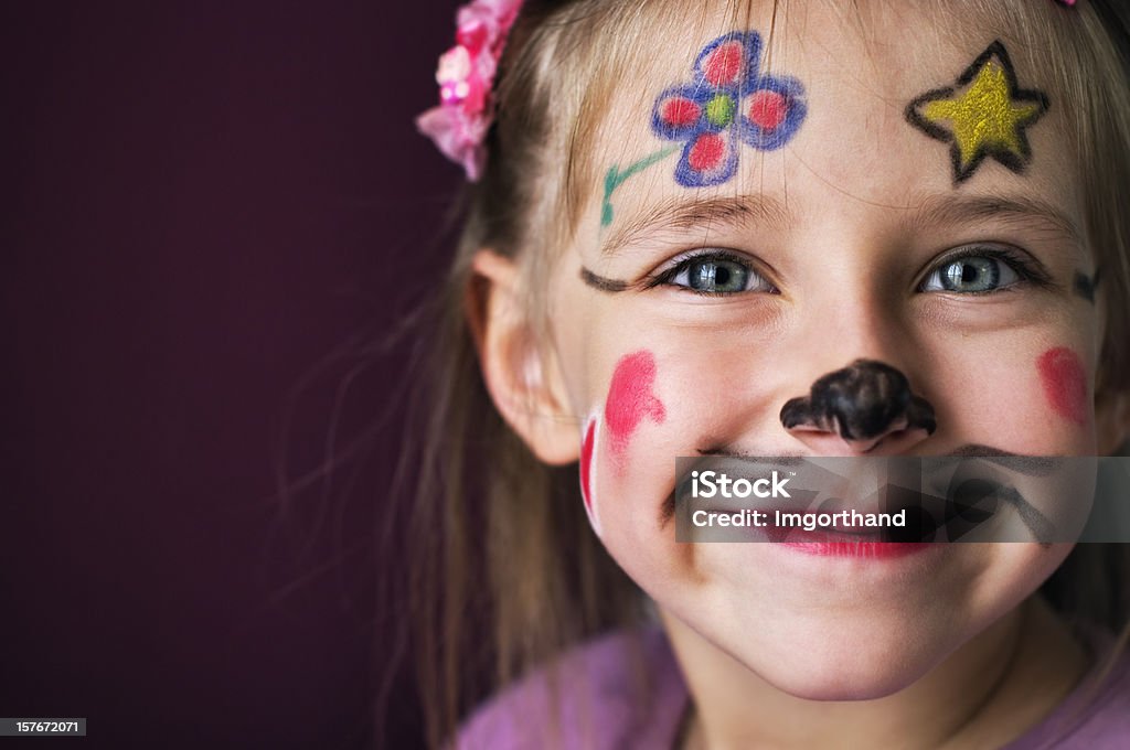 Uśmiechający się Dziewczyna z malowania twarzy - Zbiór zdjęć royalty-free (4 - 5 lat)