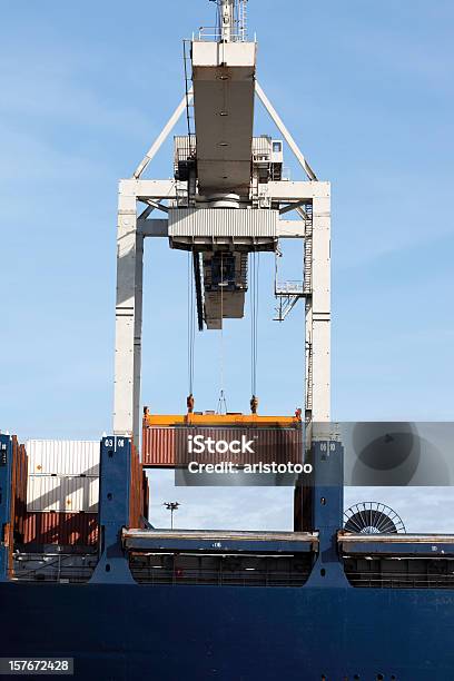 Photo libre de droit de Grues Chargement Container banque d'images et plus d'images libres de droit de Activité - Activité, Allemagne, Cargo